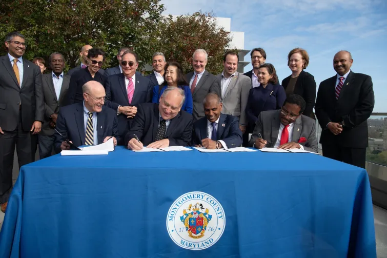 FROM LEFT: BRUCE JARRELL, MARC ELRICH, MOHAN SUNTHA AND DARRYLL J. PINES.PHOTO BY MATTHEW D’AGOSTINO, UNIVERSITY OF MARYLAND, BALTIMORE